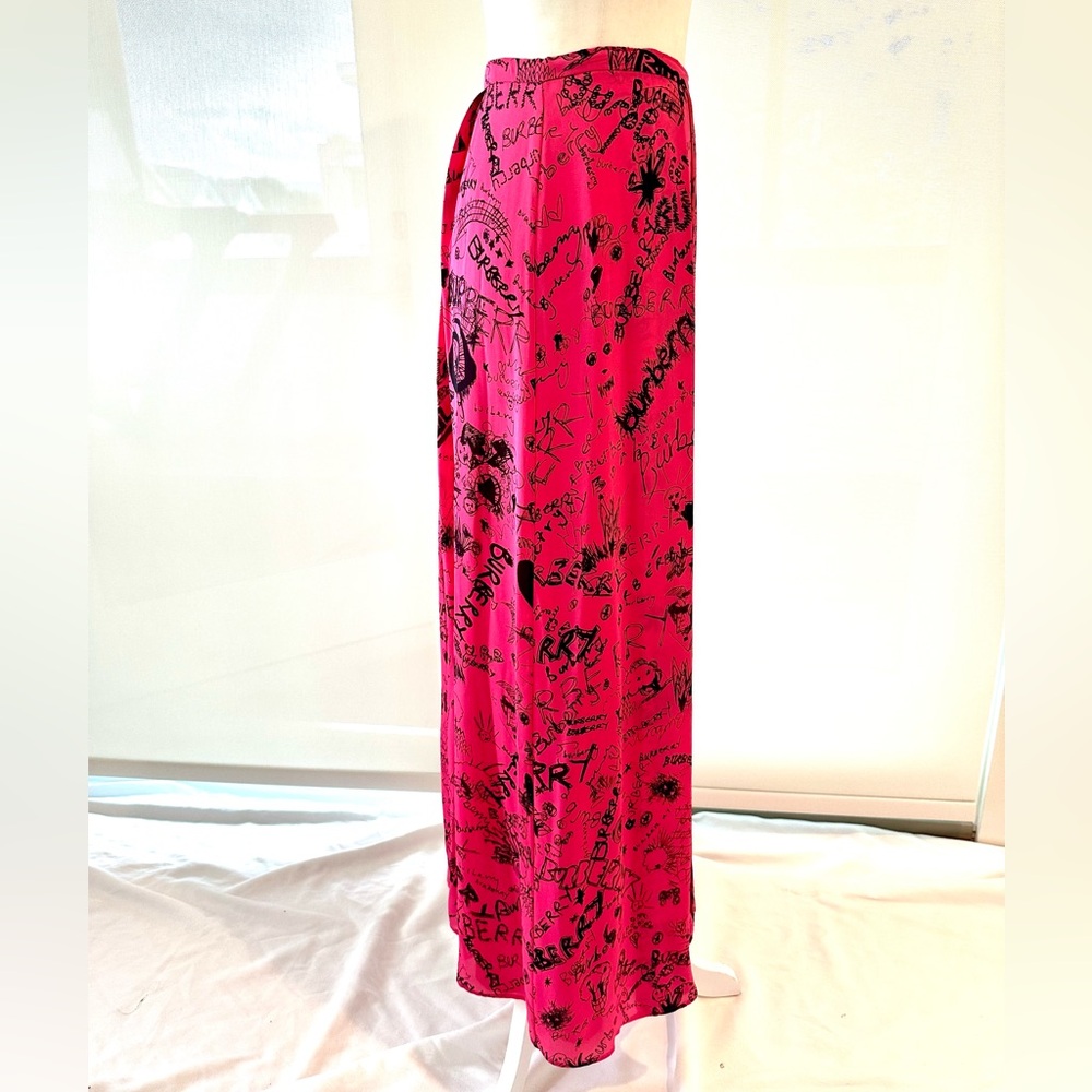 Authentic Burberry Vibrant Pink A-Line Skirt with Black Graphic Print - Picture 5 of 16